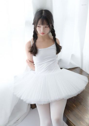 龙纹身的女孩