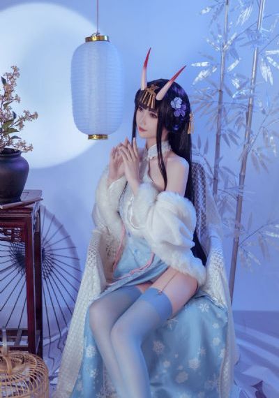 两个奶被揉得又硬又翘的视频