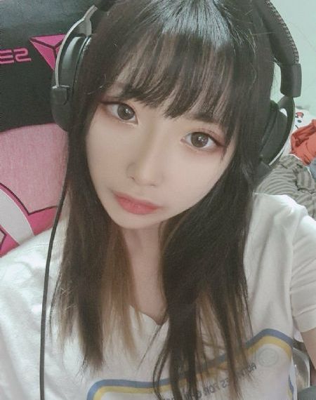 在线看片日韩