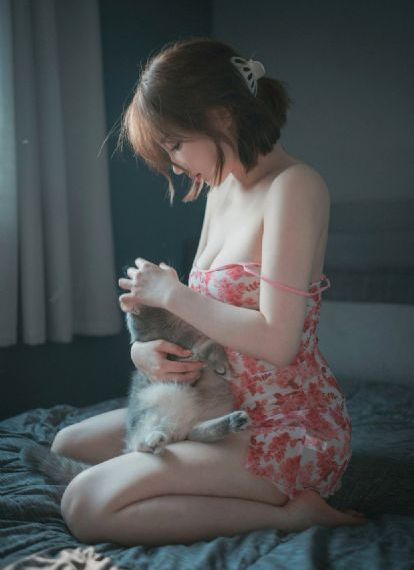 乖把腿抬高一点就不疼了视频
