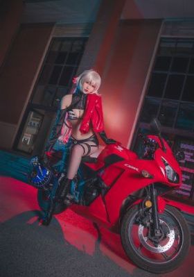图书馆的女朋友免费观看